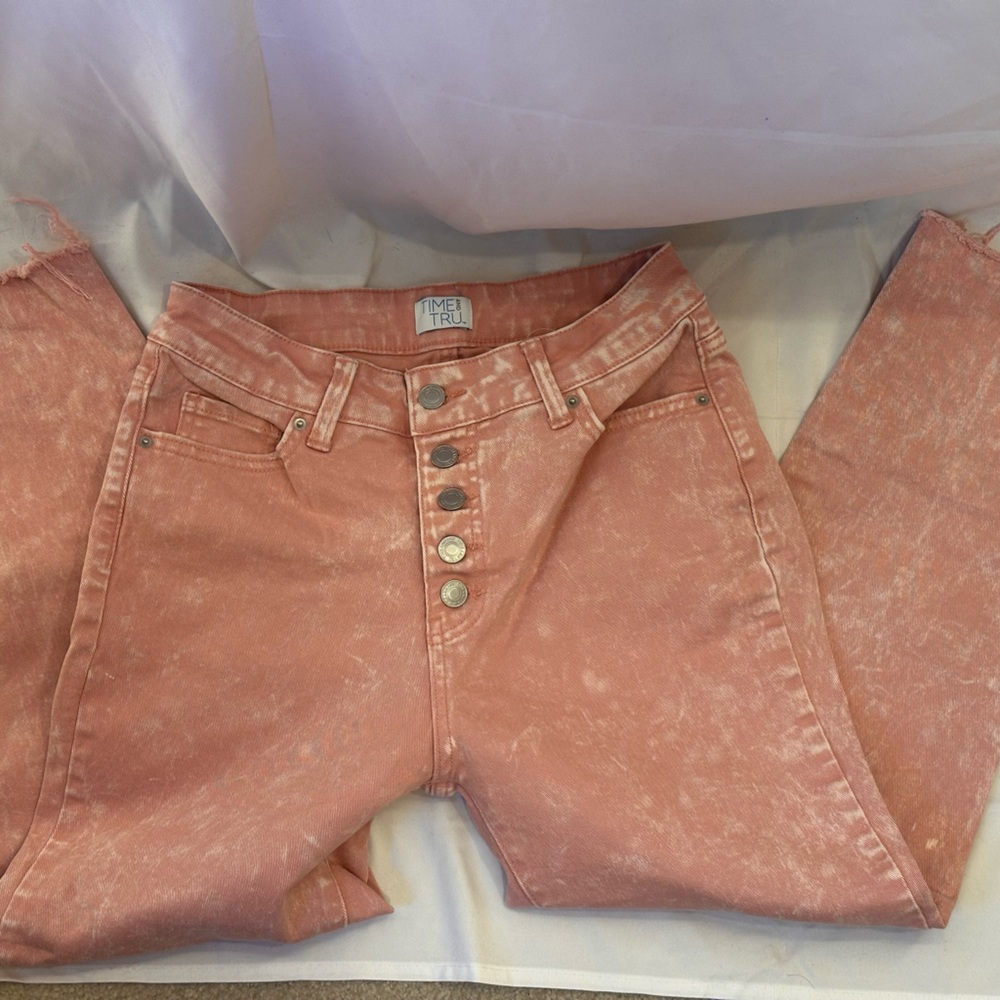 New NWOT time and tru pink denim cropped jeans